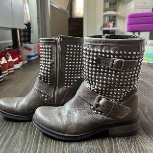 Steve Madden boots
